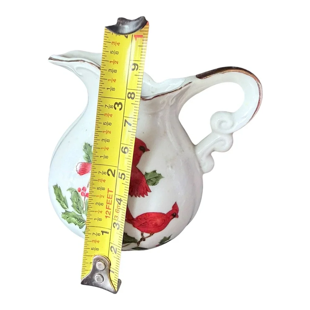 Vintage Lefton Cardinal Pitcher 04545 White Red Gold Trim‎ Holly Berry 1984